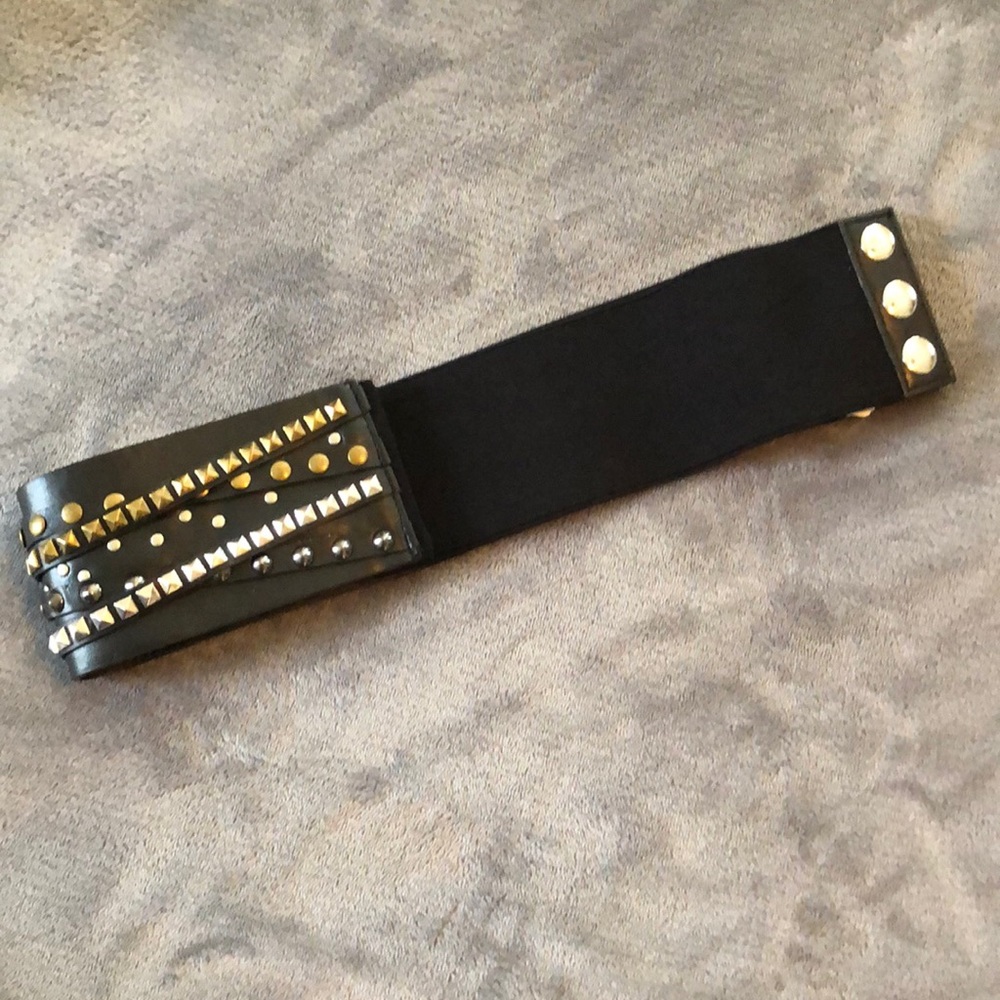NWT Ladies Belt from Buckle - black and metal studs